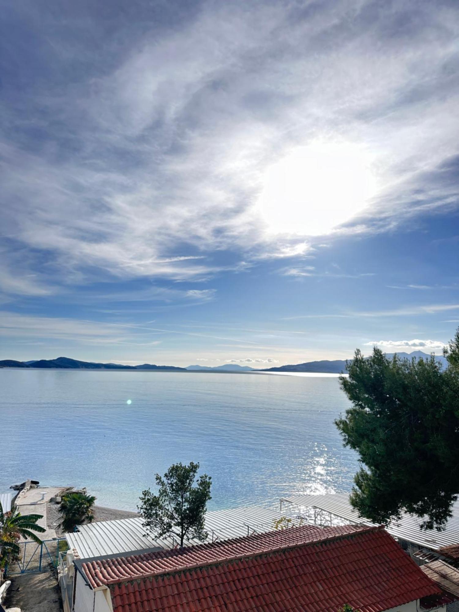 The Hill Sea View Apartment Sarande Exterior photo
